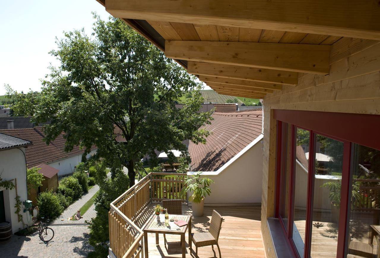 Weingut Bohrn Himmelbett Hotel Herrnbaumgarten Exterior photo